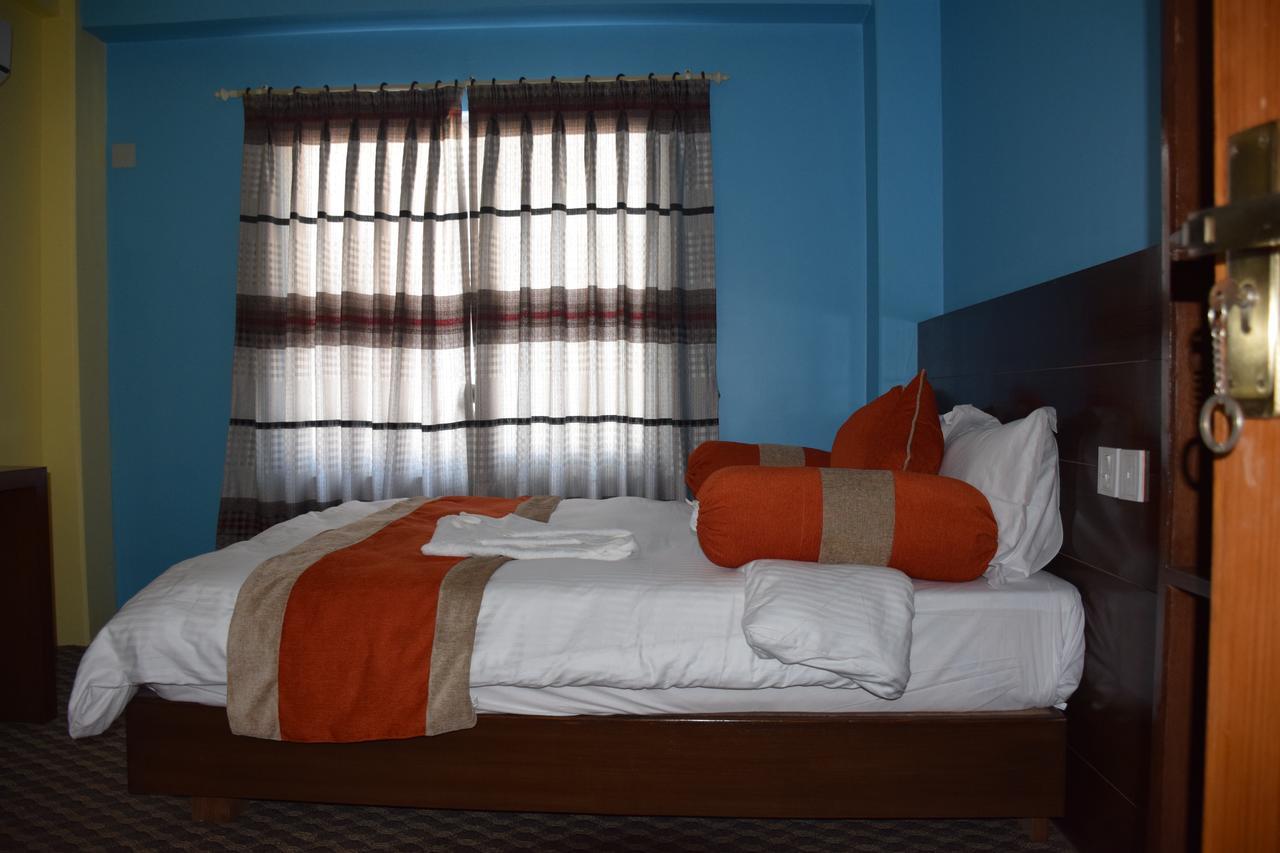 Hotel Rosemary Homes Покхара Екстер'єр фото